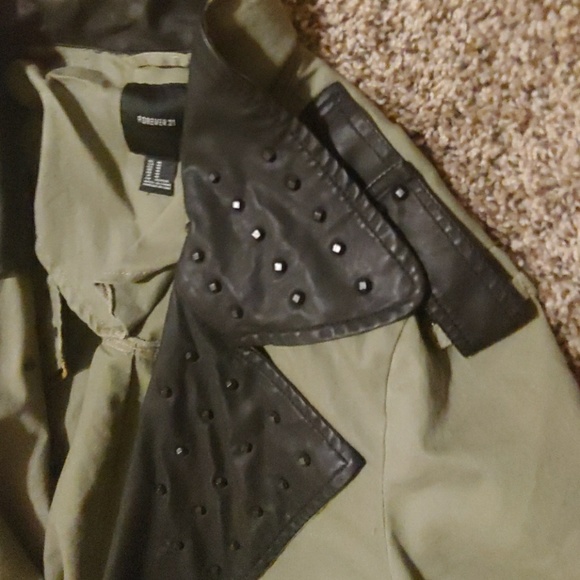 Jacket - Picture 3 of 4